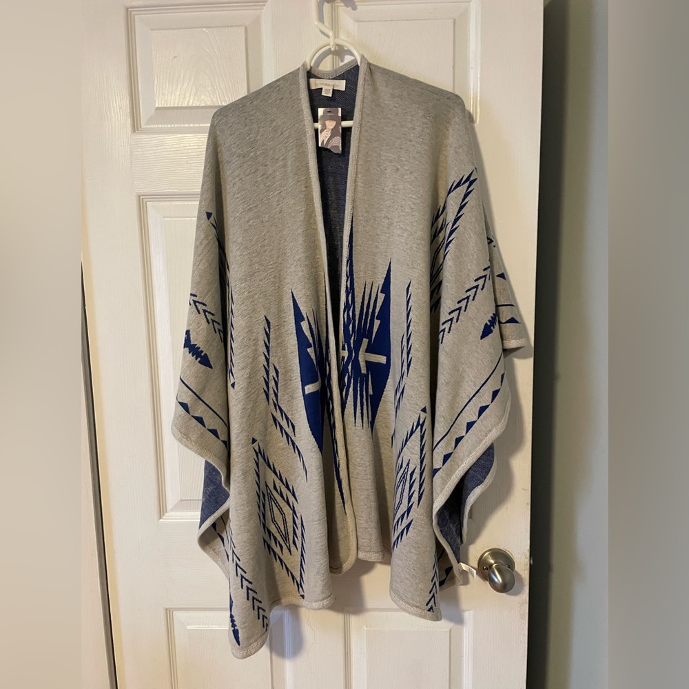 NWT Aztec Print Poncho